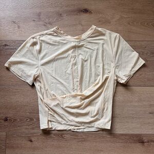 🤩 LULULEMON Lightweight Mesh Reversible Yoga tee in Prosecco size 6